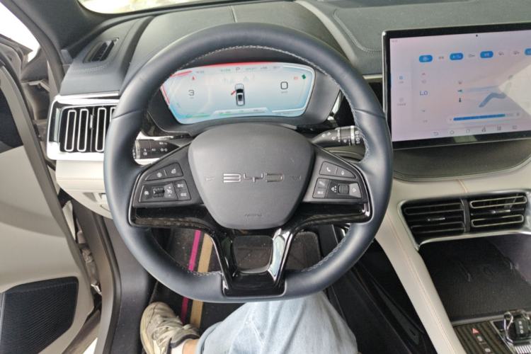 Used BYD Song PLUS New Energy 2024 Honor Edition EV 520km Premium Model Steering Wheel