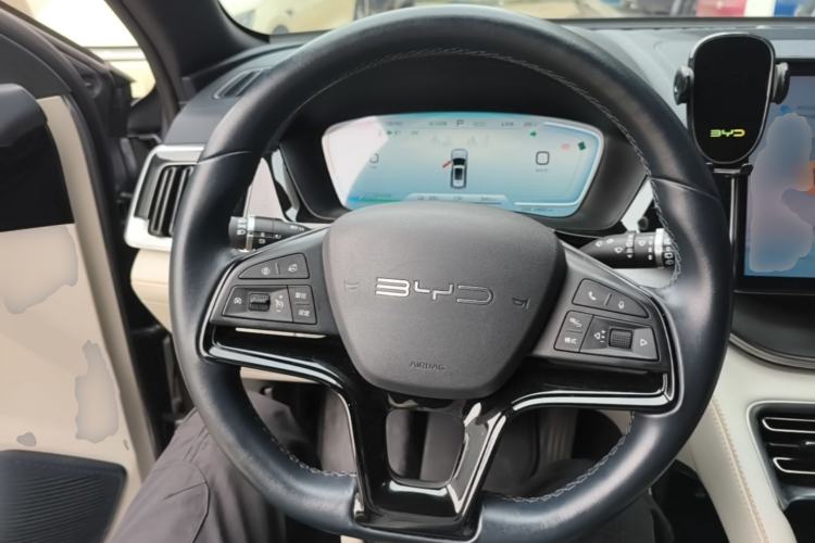 Used BYD Song PLUS New Energy 2024 Honor Edition EV 520km Premium Model Steering Wheel
