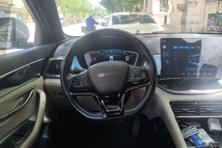 Used BYD Song PLUS New Energy 2024 Honor Edition EV 520km Luxury Model Steering Wheel