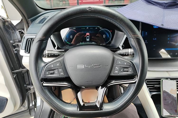 Used BYD Song PLUS New Energy 2024 Honor Edition EV 520km Premium Model Steering Wheel