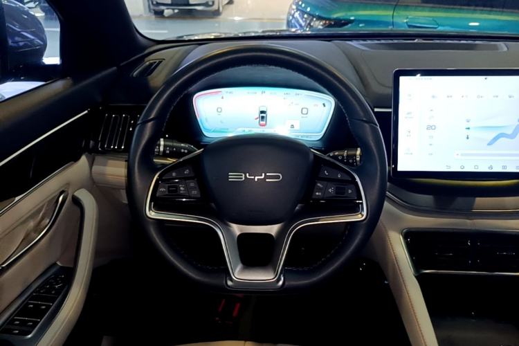 Used BYD Song PLUS New Energy 2024 Honor Edition EV 520km Flagship Model Steering Wheel