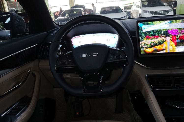 Used BYD Song PLUS New Energy 2024 HONOR Edition DM-i 71km Luxury Model Steering Wheel
