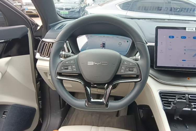 Used BYD Song PLUS New Energy 2024 Honor Edition EV 520km Premium Model Steering Wheel