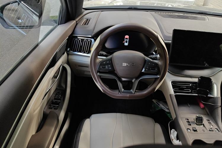 Used BYD Song PLUS New Energy 2024 Honor Edition EV 520km Luxury Model Steering Wheel