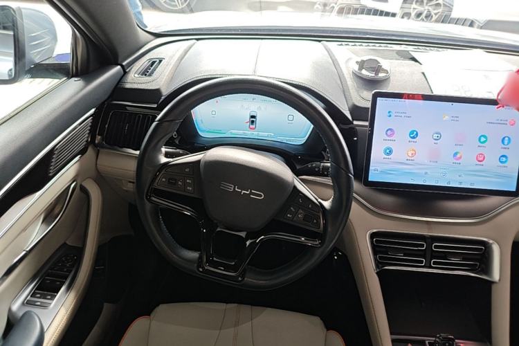 Used BYD Song PLUS New Energy 2024 HONOR Edition DM-i 71km Luxury Model Steering Wheel