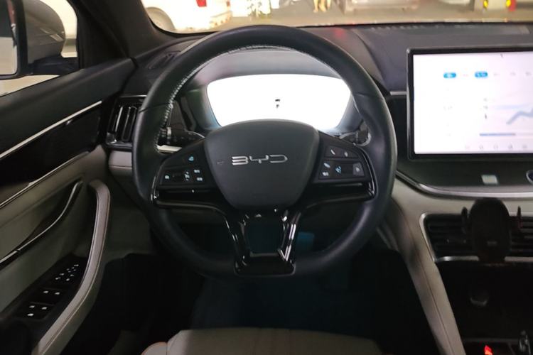 Used BYD Song PLUS New Energy 2024 Honor Edition EV 520km Luxury Model Steering Wheel