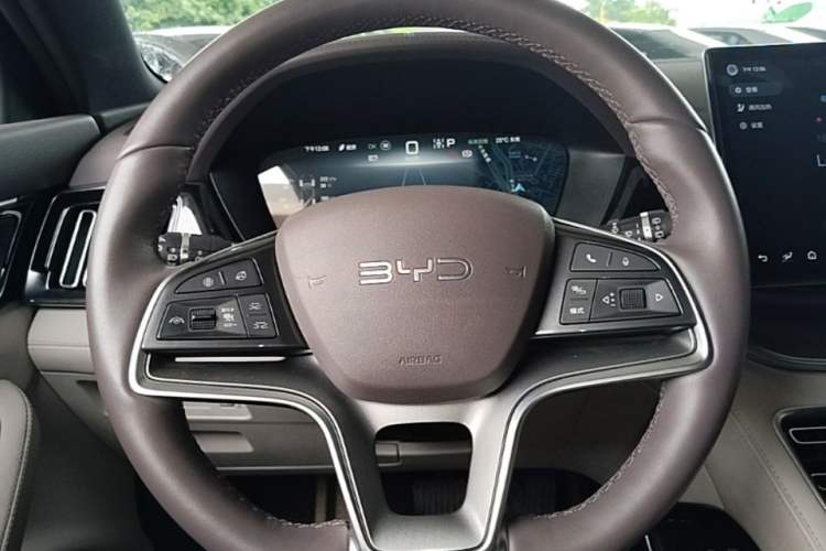 Used BYD Song PLUS New Energy 2024 Honor Edition EV 520km Flagship Model Steering Wheel