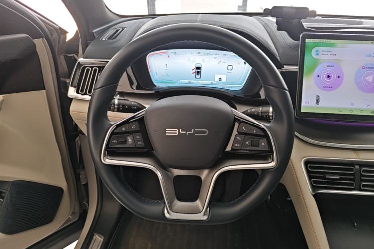 Used BYD Song PLUS New Energy 2024 HONOR Edition DM-i 150km Flagship PLUS Steering Wheel