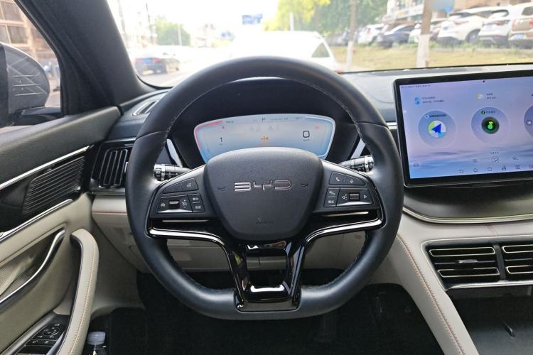 Used BYD Song PLUS New Energy 2024 HONOR Edition DM-i 71km Luxury Model Steering Wheel