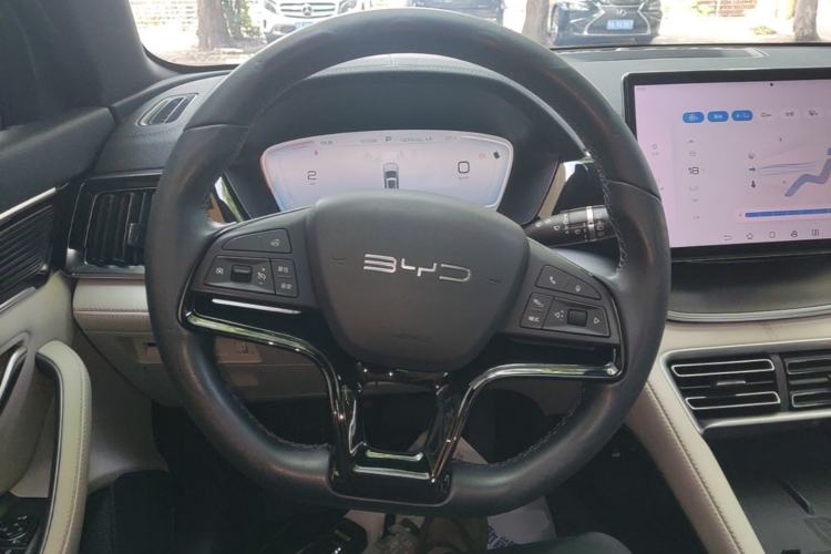 Used BYD Song PLUS New Energy 2024 Honor Edition EV 520km Luxury Model Steering Wheel