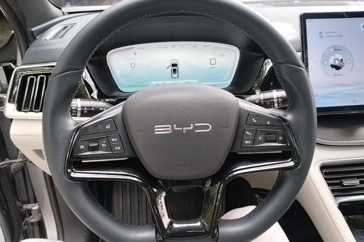 Used BYD Song PLUS New Energy 2024 Honor Edition EV 520km Luxury Model Steering Wheel