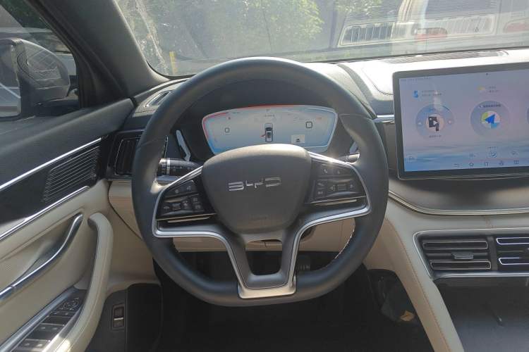 Used BYD Song PLUS New Energy 2024 HONOR Edition DM-i 110km Flagship PLUS Steering Wheel