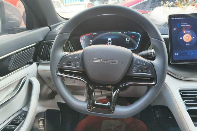 Used BYD Song PLUS New Energy 2024 HONOR Edition DM-i 110km Flagship Model Steering Wheel