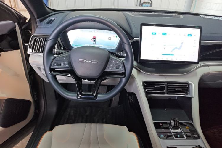Used BYD Song PLUS New Energy 2024 Honor Edition EV 520km Luxury Model Steering Wheel