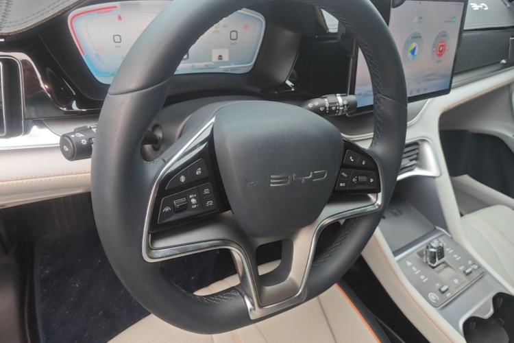 Used BYD Song PLUS New Energy 2024 HONOR Edition DM-i 150km Flagship PLUS Steering Wheel