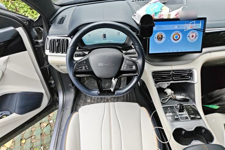 Used BYD Song PLUS New Energy 2024 Honor Edition EV 520km Luxury Model Steering Wheel