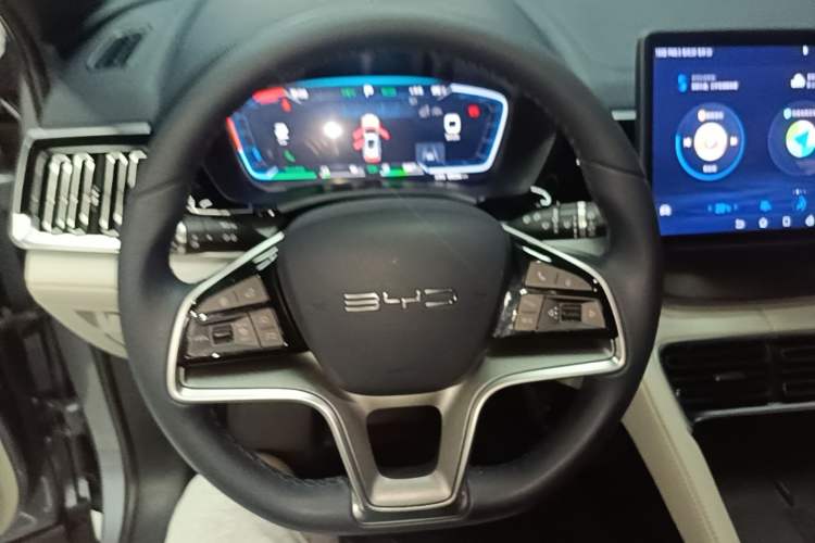 Used BYD Song PLUS New Energy 2024 HONOR Edition DM-i 150km Flagship PLUS Steering Wheel