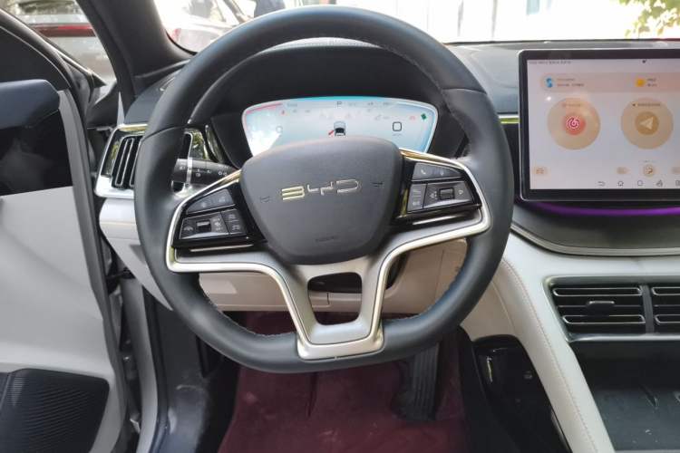 Used BYD Song PLUS New Energy 2024 HONOR Edition DM-i 150km Flagship PLUS Steering Wheel