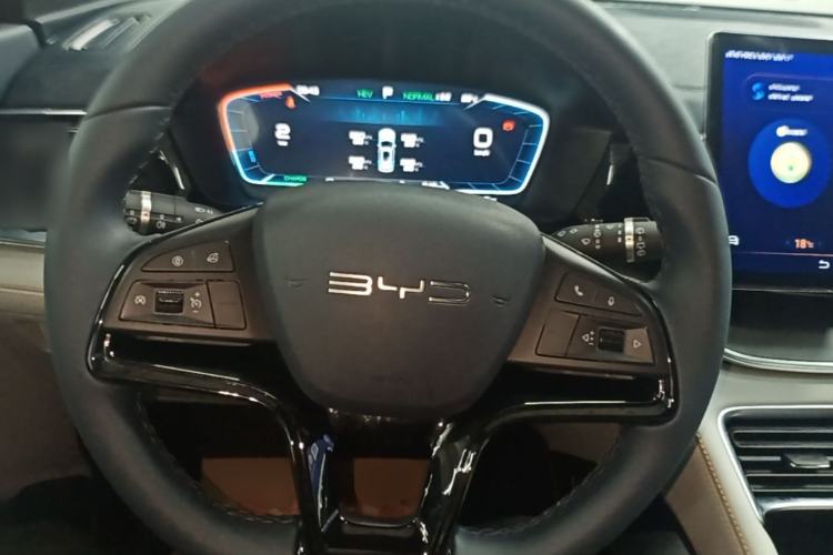 Used BYD Song PLUS New Energy 2024 HONOR Edition DM-i 110km Flagship Model Steering Wheel