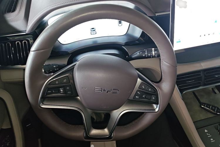 Used BYD Song PLUS New Energy 2024 Honor Edition EV 520km Premium Model Steering Wheel