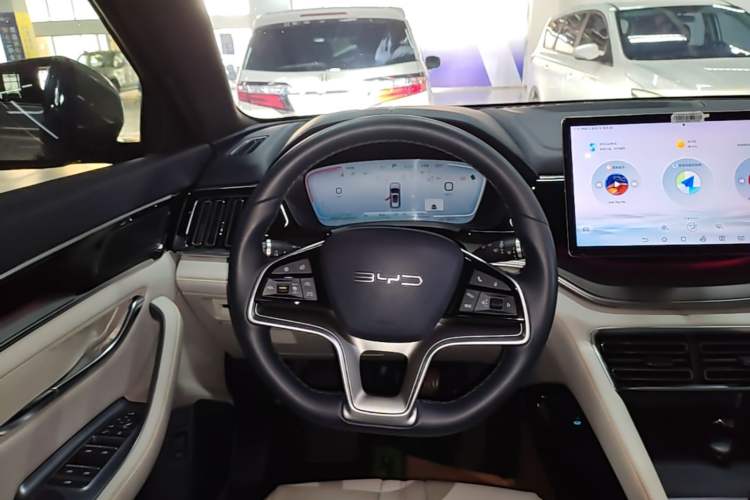 Used BYD Song PLUS New Energy 2024 HONOR Edition DM-i 110km Flagship PLUS Steering Wheel