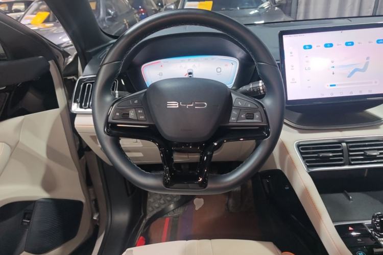 Used BYD Song PLUS New Energy 2024 HONOR Edition DM-i 71km Luxury Model Steering Wheel