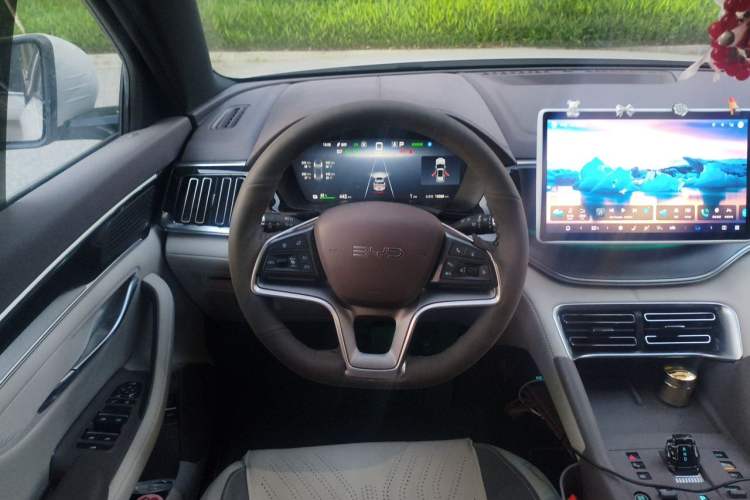 Used BYD Song PLUS New Energy 2024 Honor Edition EV 520km Premium Model Steering Wheel