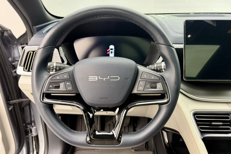 Used BYD Song PLUS New Energy 2024 HONOR Edition DM-i 110km Flagship Model Steering Wheel