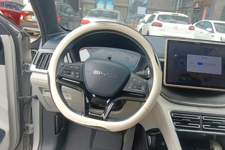 Used BYD Song PLUS New Energy 2024 HONOR Edition DM-i 110km Flagship Model Steering Wheel
