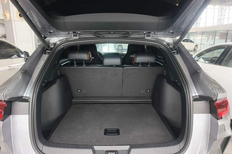 Used BYD Song PLUS New Energy 2024 HONOR Edition DM-i 150km Flagship PLUS Trunk