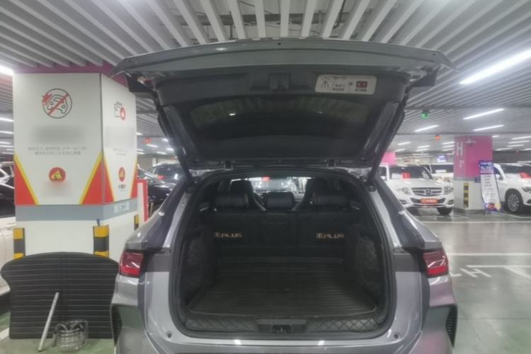 Used BYD Song PLUS New Energy 2024 Honor Edition EV 520km Flagship Model Trunk