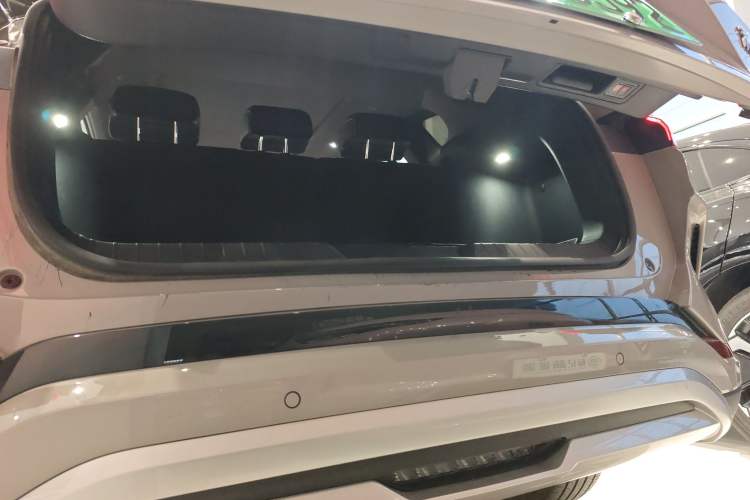 Used BYD Song PLUS New Energy 2024 HONOR Edition DM-i 110km Flagship Model Trunk