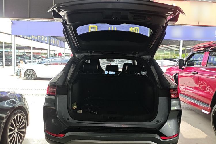 Used BYD Song PLUS New Energy 2024 HONOR Edition DM-i 71km Luxury Model Trunk