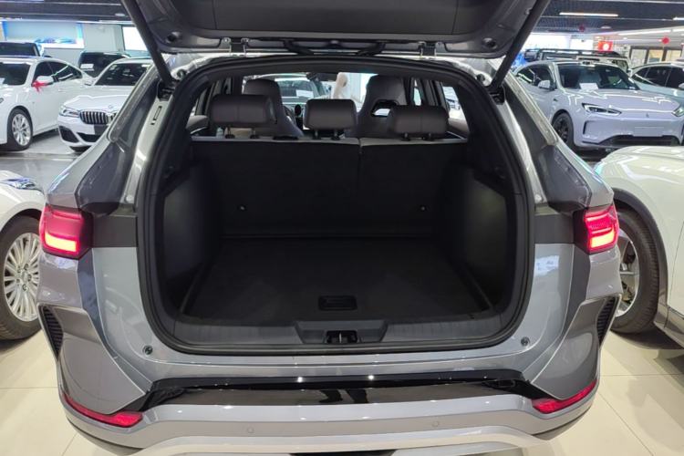 Used BYD Song PLUS New Energy 2024 Honor Edition EV 520km Flagship Model Trunk