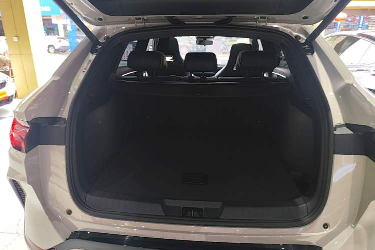 Used BYD Song PLUS New Energy 2024 HONOR Edition DM-i 110km Flagship Model Trunk