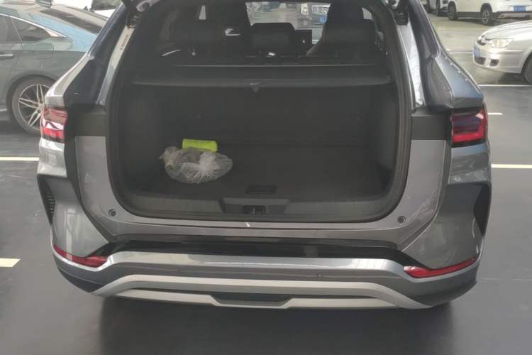 Used BYD Song PLUS New Energy 2024 Honor Edition EV 520km Premium Model Trunk