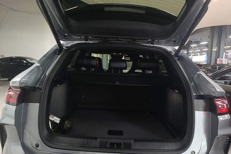 Used BYD Song PLUS New Energy 2024 HONOR Edition DM-i 110km Flagship PLUS Trunk