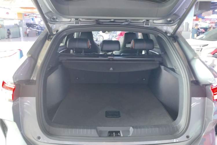 Used BYD Song PLUS New Energy 2024 HONOR Edition DM-i 110km Flagship PLUS Trunk