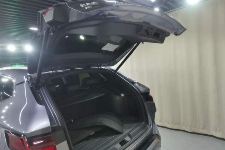 Used BYD Song PLUS New Energy 2024 Honor Edition EV 520km Flagship Model Trunk