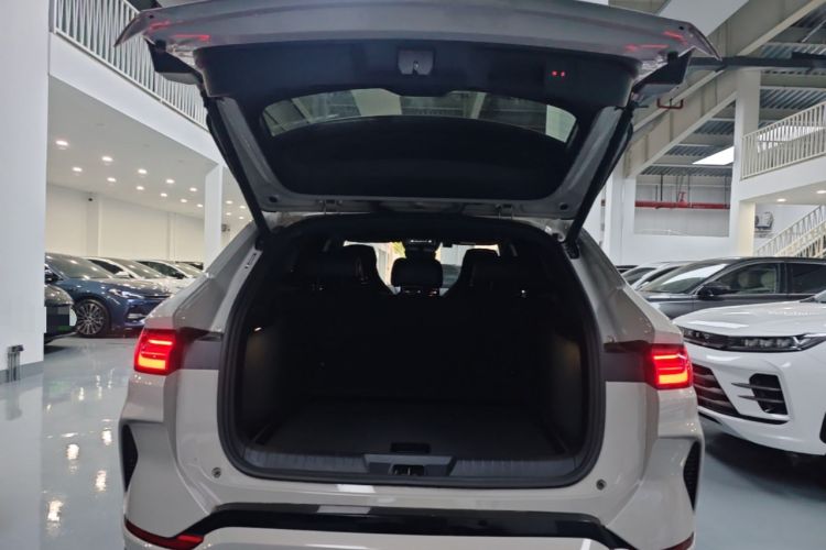 Used BYD Song PLUS New Energy 2024 Honor Edition EV 520km Premium Model Trunk