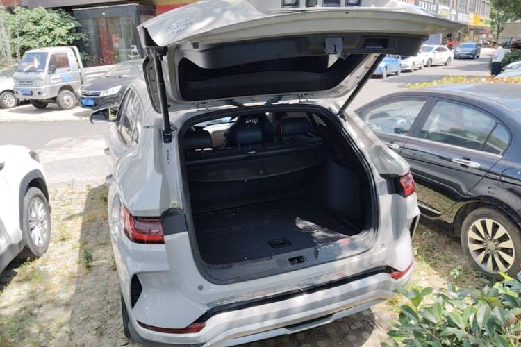 Used BYD Song PLUS New Energy 2024 HONOR Edition DM-i 110km Flagship Model Trunk