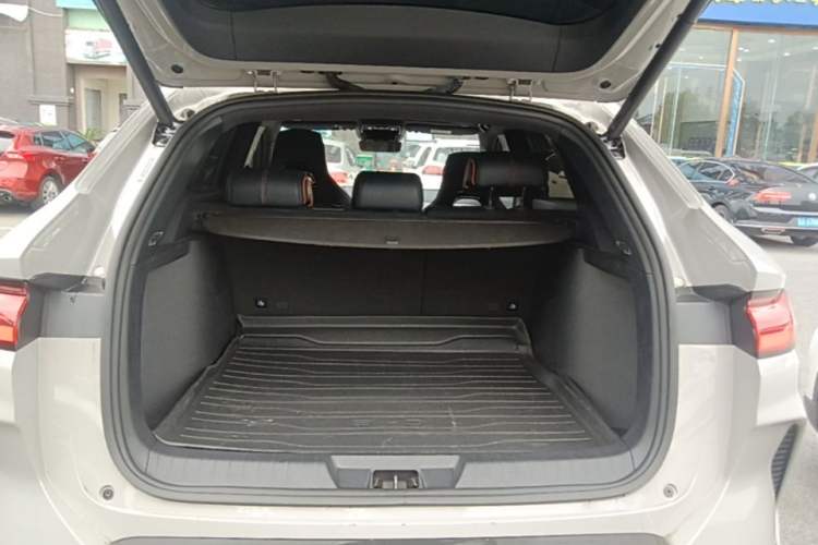Used BYD Song PLUS New Energy 2024 HONOR Edition DM-i 110km Flagship Model Trunk
