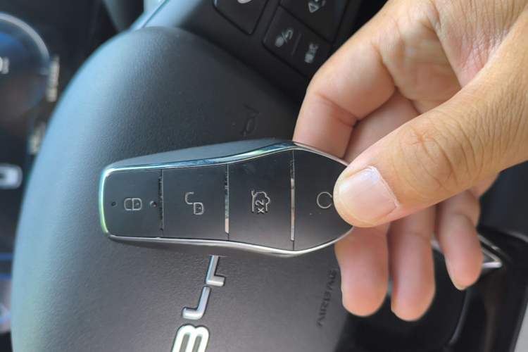 Used BYD Song PLUS New Energy 2024 Honor Edition EV 520km Premium Model Vehicle Key