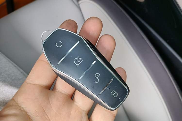 Used BYD Song PLUS New Energy 2024 HONOR Edition DM-i 110km Flagship Model Vehicle Key