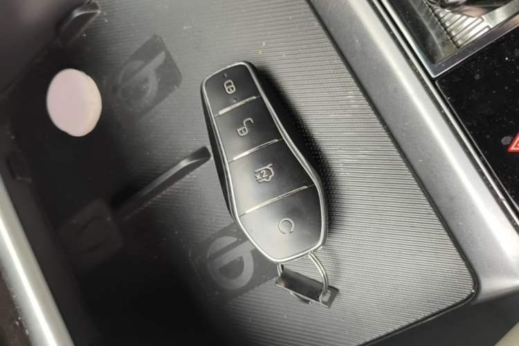 Used BYD Song PLUS New Energy 2024 Honor Edition EV 520km Premium Model Vehicle Key