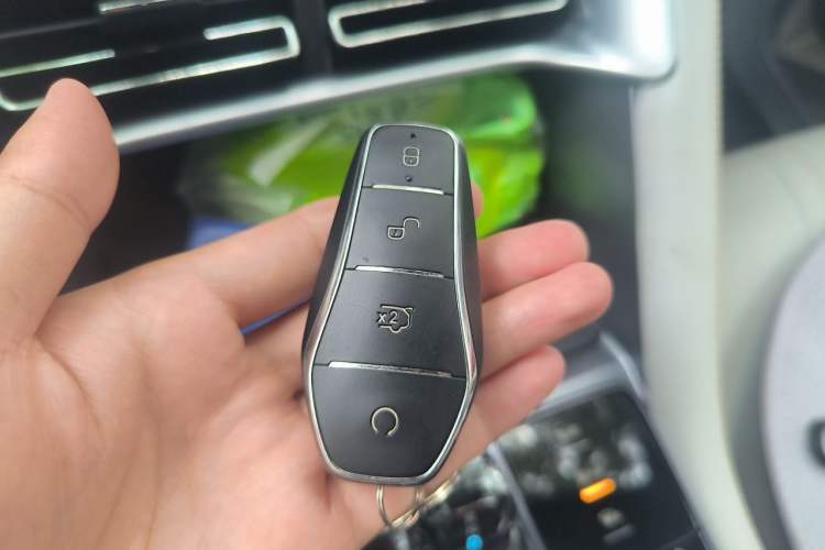 Used BYD Song PLUS New Energy 2024 Honor Edition EV 520km Premium Model Vehicle Key