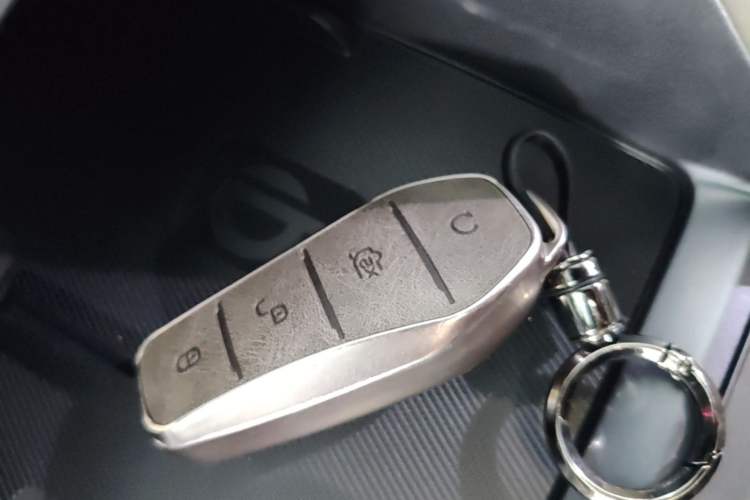 Used BYD Song PLUS New Energy 2024 HONOR Edition DM-i 150km Flagship PLUS Vehicle Key