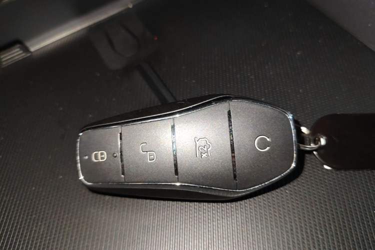 Used BYD Song PLUS New Energy 2024 HONOR Edition DM-i 71km Luxury Model Vehicle Key