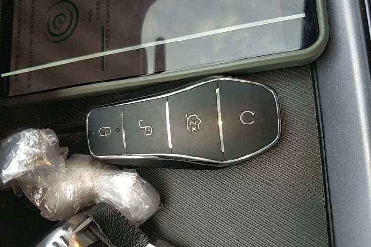 Used BYD Song PLUS New Energy 2024 Honor Edition EV 520km Luxury Model Vehicle Key
