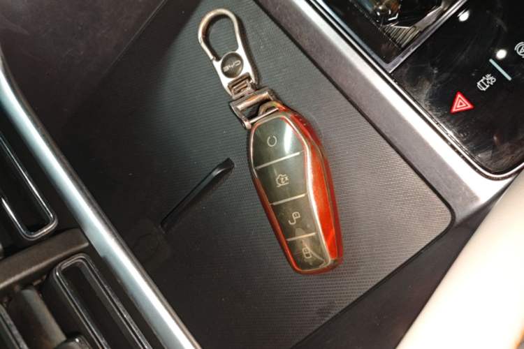 Used BYD Song PLUS New Energy 2024 HONOR Edition DM-i 110km Flagship Model Vehicle Key